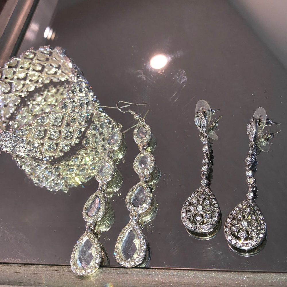 Formal earrings and bracelet set